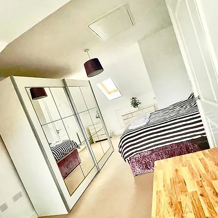 4 Bedroom Town House- Free Parking, Perfect For Families And Contractors Mánchester Exterior foto