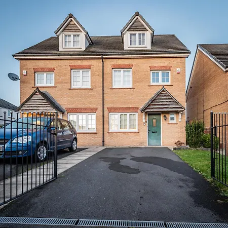 4 Bedroom Town House- Free Parking, Perfect For Families And Contractors Manchester Exterior photo
